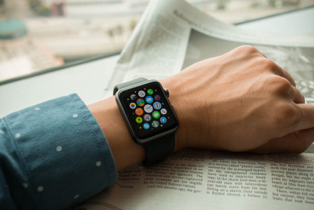 Future of Retail and wearable tech apple watch future of retail and wearable tech, apple watch, wearable tech, retail tech, retail trends, internet of things