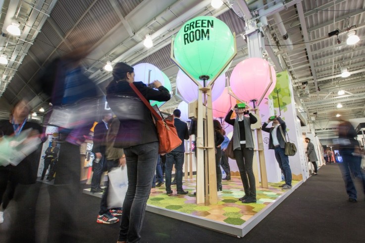 Green_Room_Retail_Design_Expo_2016_attracting_crowds