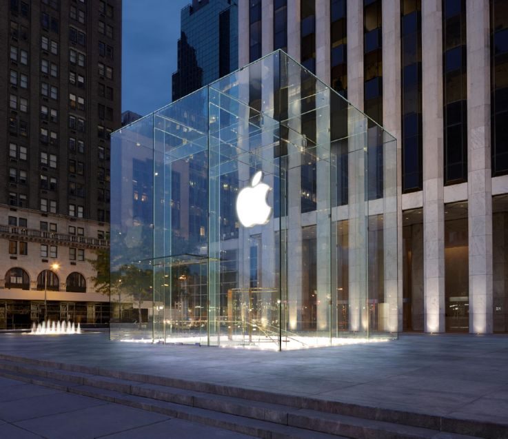 Flagship stores New York - tech store Apple