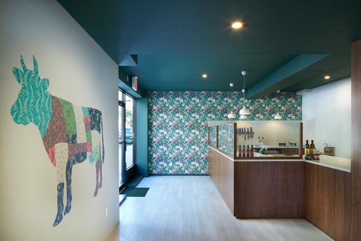brick-and-mortar retail customer experience brick-and-mortar-retail-customer-experience