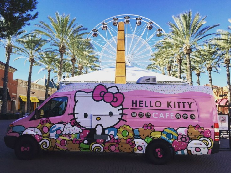 Hello Kitty Cafe Truck - Popup Design