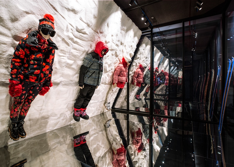 moncler retailers