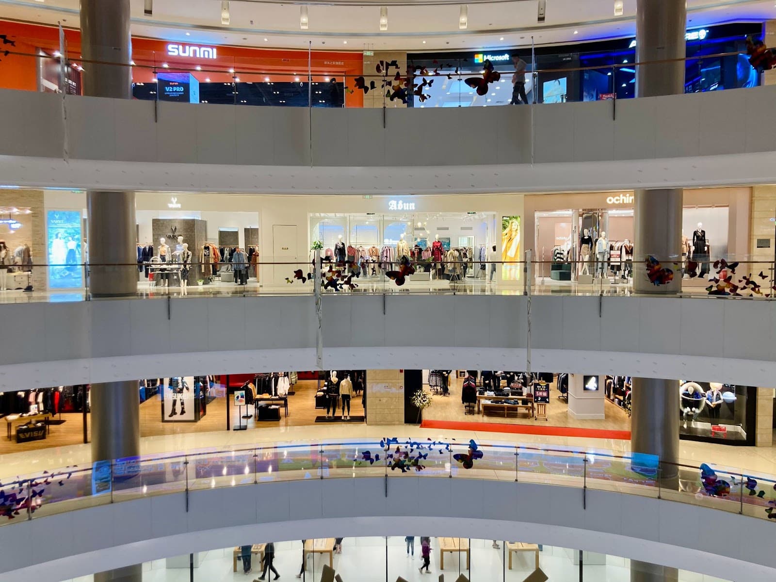 An immersive retail experience at Microsoft flagship store in London