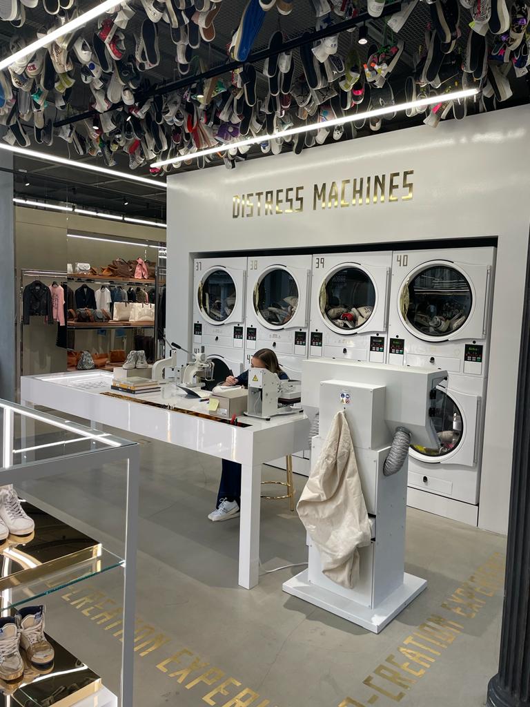 Louis Vuitton Opens Summer Pop-up Store in Soho, NYC in 2023  Pop up  store, Retail store design, Retail store interior design